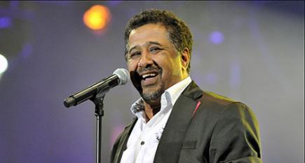 الشاب خالد يحتفل بأول نوفمبر في قاعة أحمد باي بقسنطينة