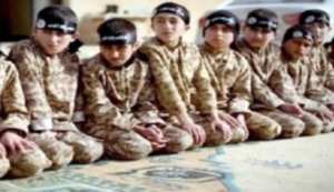 داعش  يعدم 12 طفلا حاولوا الفرار من معسكر للتدريب بالعراق