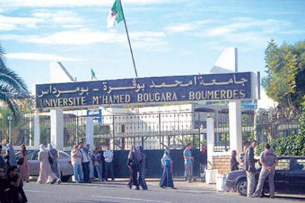 جامعة بومرداس ترهن مصير الطلبة؟