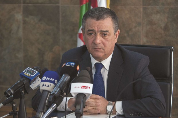 Bouchouareb engage la concertation avec le patronat