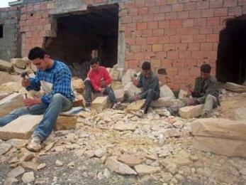 حرفة الحجارة.. موت صامت يهدد سكان قرية ثالة بوزرو بتيزي وزو