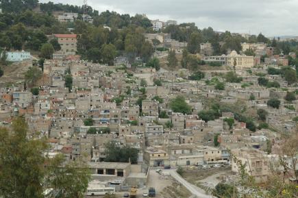 توسع عمراني فوضوي ينهب مساحات عقارية بحي الجسر الأبيض في عنابة