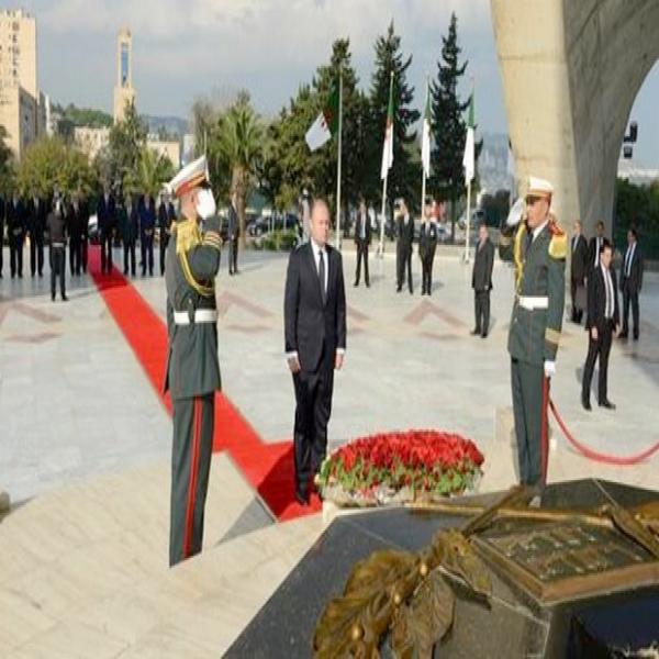 Joseph Muscat se recueille à la mémoire des martyrs de la Guerre de libération nationale