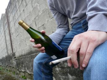 الإطاحة بعصابة مختصة في ترويج المخدرات والخمور بباتنة