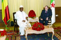 Le président bouteflika exprime la solidarité de l'algérie avec le mali