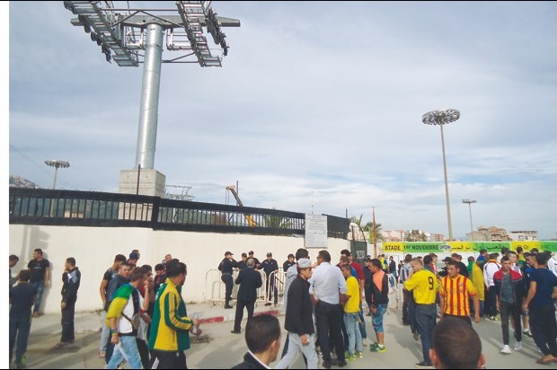 Une station de téléphérique dans l'enceinte du stade du 1er-Novembre