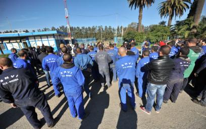 Les travailleurs de la SNVI investissent la rue