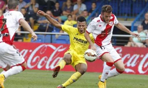 باكمبو يقود فياريال للفوز صعب أمام رايو