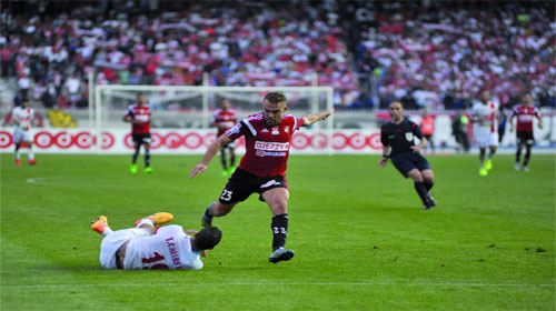 l'USMA s'offre le CRB et conforte sa première place