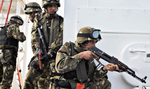 الجيش يدمر مخابئ إرهابيين بجبال مرين بسيدي بلعباس