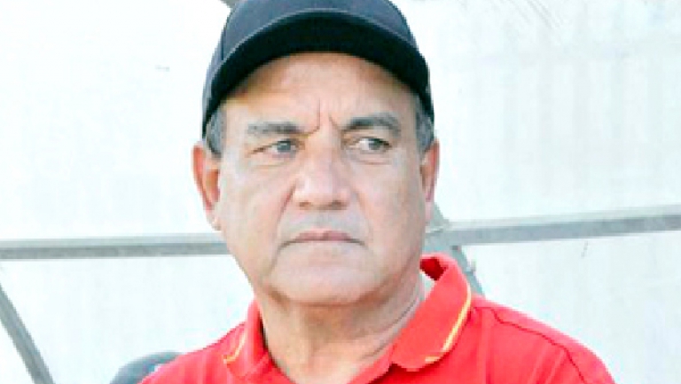 بوزيدي يضبط التشكيلة الأساسية لمواجهة شباب قسنطينة