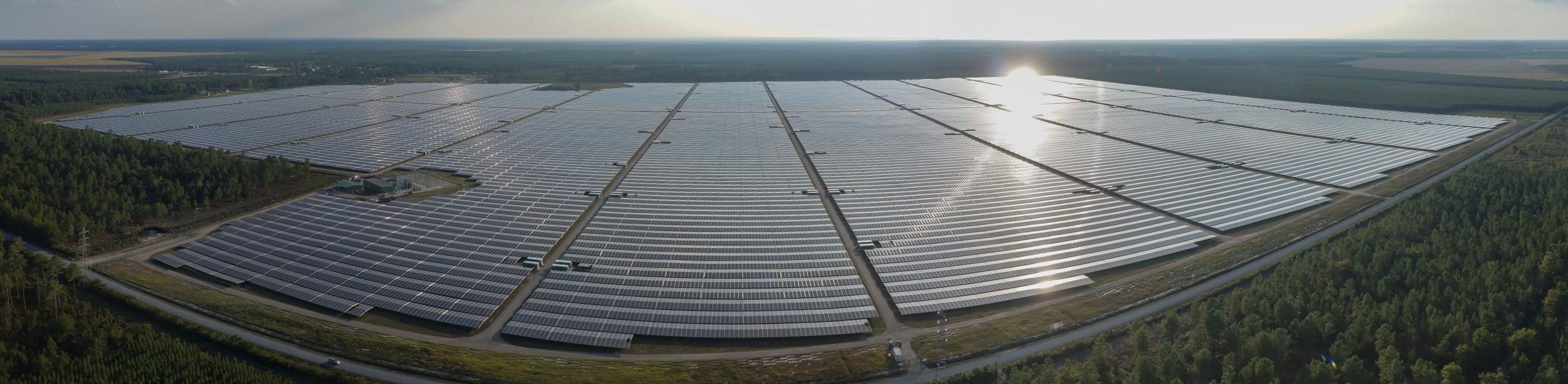Inauguration de la plus puissante centrale photovoltaïque d'Europe