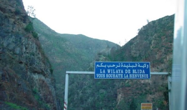 والي البليدة يحذّر المقاولين من التأخر في إنجاز المشاريع التنموية