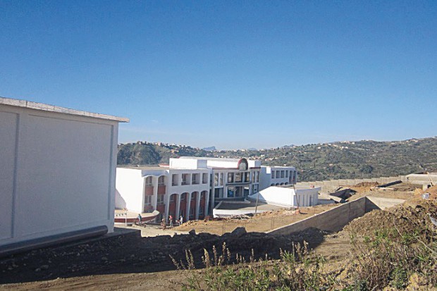 Un lycée coûte aux collectivités 73 milliards de centimes !