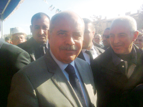 عبد القادر والي يعاين قطاع الأشغال العمومية بسيدي بلعباس ويقف عند 11محطة