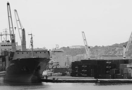 أحكام بين سنة و6 سنوات حبسا للمتهمين بتهريب حاوية بميناء العاصمة