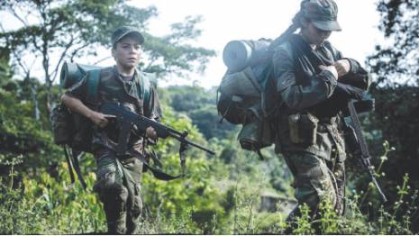 Une adolescente dans la jungle de la guerre
