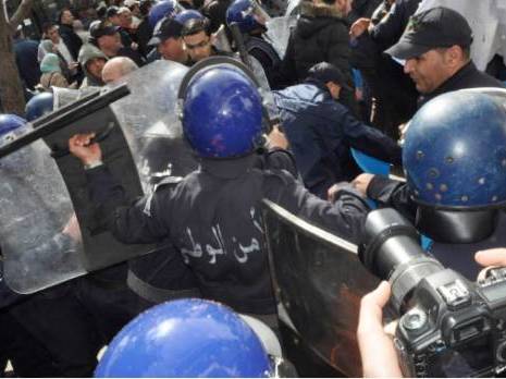 L'illusoire «Etat civil» de Bouteflika