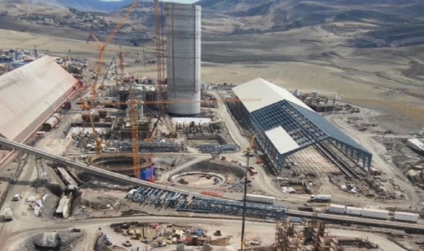 سلال يستهل زيارته لولاية سطيف بمعاينة مشروع توسعة مصنع الإسمنت بعين الكبيرة