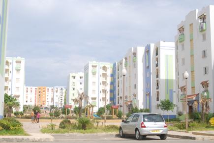 قاطنو عمارات بوذراع صالح بقسنطينة يطالبون بالترحيل