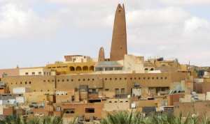 مواطنو وأعيان غرداية يكرّمون الجيش