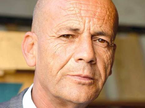 Sabu, le magicien engagé