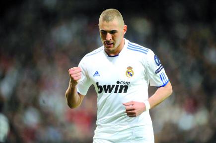 مانشستر يونايتد والسيتي وتشيلسي يريدون ضم بن زيمة