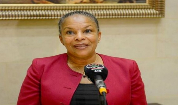 فرنسا تريد تعزيز تعاونها مع الجزائر في مكافحة الإرهاب