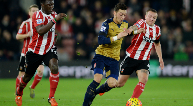 ساوثهامبتون يهين أرسنال و يحرمه من انتزاع صدارة الدوري الإنجليزي