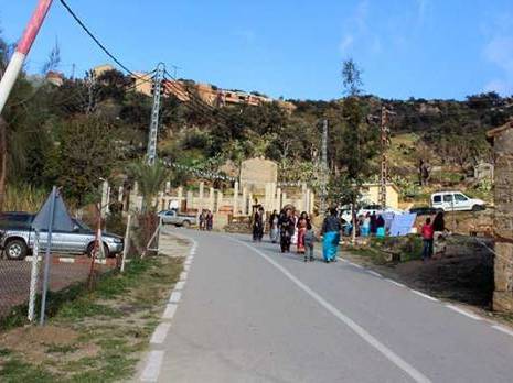 Commune de Bouzeguène (Tizi Ouzou):  Fête de la propreté à Tazrouts