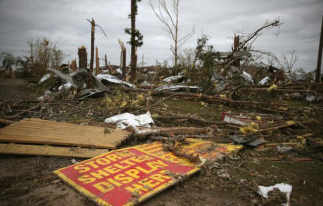 Planète -  Etats-Unis: au moins 28 morts dans la déferlante de tornades et tempêtes
