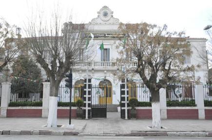 17 مليار سنتيم للمشاريع المقترحة في الميزانية الأولية لبلدية باتنة