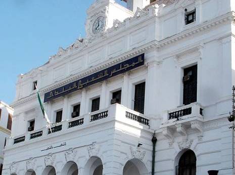 Rihani débarque et provoque un arrêt des débats