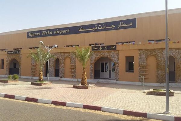 عمال مطار جانت بإيليزي يستنجدون بوزير النقل