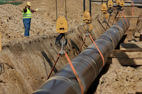 وزير الطاقة يدشن أنبوبي غاز وبترول بعنابة