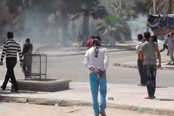 مواطنون يغلقون الطريق بتيزي وزو احتجاجا على زيادة أسعار النقل