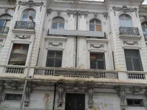 فتح 3 مناقصات لترميم البنايات القديمة بسيدي بلعباس دون جدوى