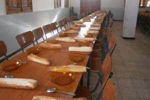 صفقة  مشبوهة  لتوريد الخبز لمطعم مدرسي بستة دنانير بتيارت