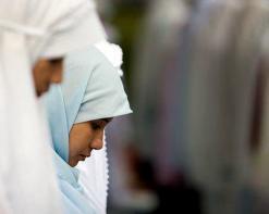 خروج المرأة لصلاة التراويح               بين طاعة الله وعصيان النسوان