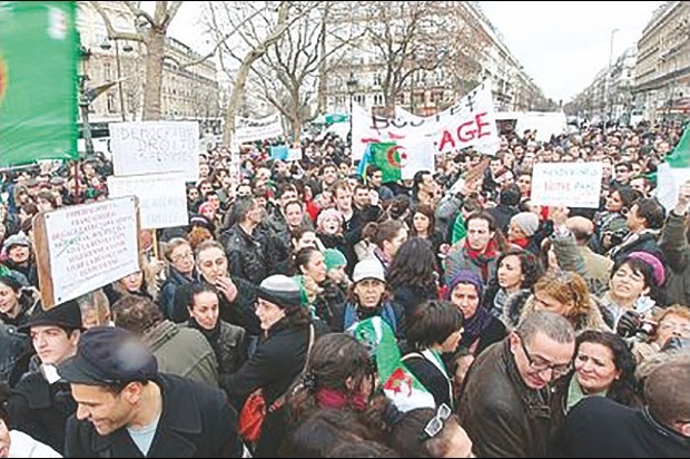 Les Algériens de France demandent le retrait de l'article 51
