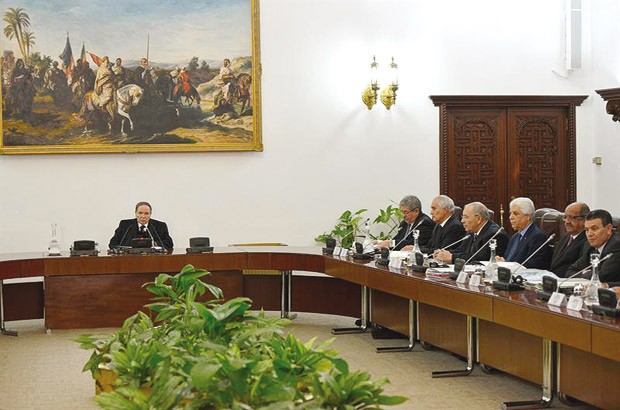 Un Conseil des ministres en deux temps !