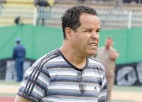 Les supporters soutiennent Charef