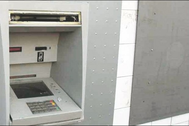 Les usagers de la poste à Boumerdès en colère