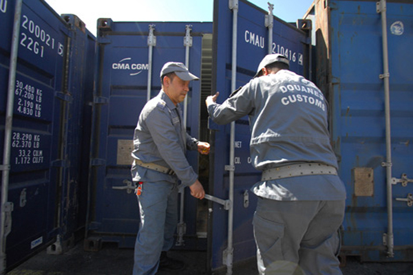 حجز 9 آلاف دعامة مقلدة 