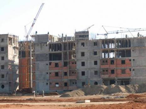 Quand le bâtiment va droit dans le mur