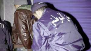 Arrestation de deux personnes en possession d'un fusil à pompe