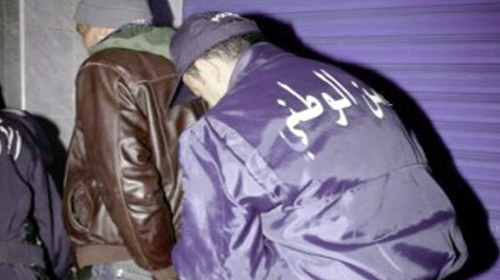 Arrestation de deux personnes en possession d'un fusil à pompe