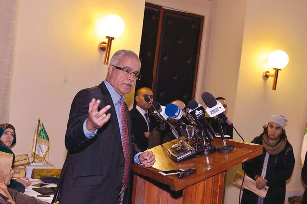 Grine salue l'article 41 du projet de Constitution