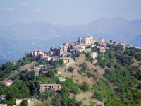 Si tu vas à Ath Yenni, n'oublie pas de monter là-haut...