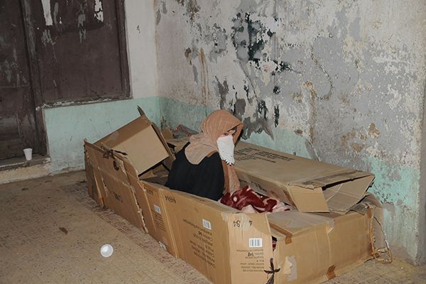 عائلات تبيت في العراء في عز الشتاء بحاسي مسعود في ورقلة